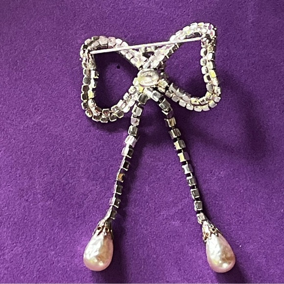 Vintage 1950's Hattie Carnagie Baroque Blister Pearl Drop Bow Brooch - Picture 8 of 9